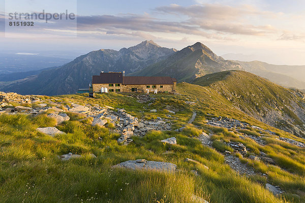 Berghütte Rifugio Coda am Wanderweg Alta Via delle Alpi Biellesi