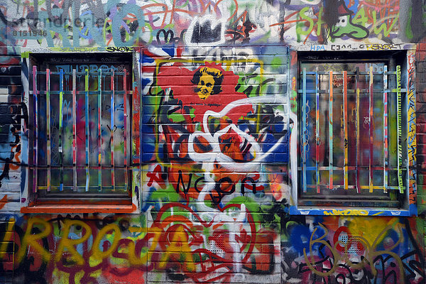 Graffiti Street  Werregarenstraat  einziger Platz Europas  an dem Graffiti erlaubt und erwünscht ist