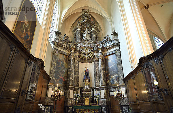 Innenaufnahme Hochaltar  Chorraum  Saint-Nicolas-Kirche