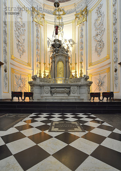 Innenaufnahme  Chorraum  Altar  Kirche Chapelle Notre Dame du Finistère