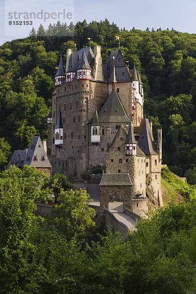 Burg Eltz  eine Höhenburg