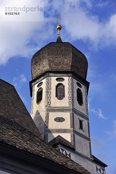 Turm der Mariä-Schutz-Kirche  heutige Friedhofskirche  die älteste in ihrer Bausubstanz erhaltene Kirche Oberbayerns  1087 geweiht