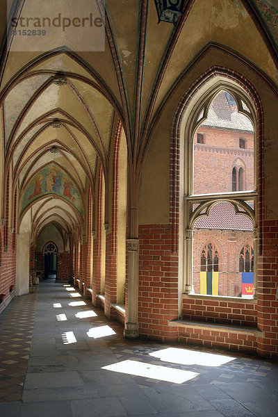 Kreuzgang  Hochburg  Marienburg  Europas größte mittelalterliche Burganlage