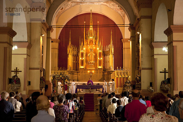 Gottesdienst in der Kirche Iglesia de Nuestra Senora de La Merced