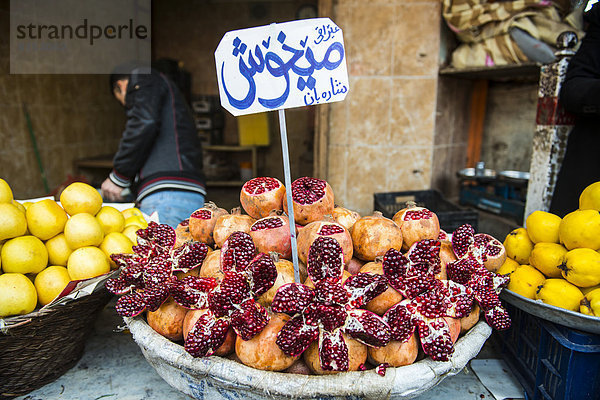 Granatäpfel zum Verkauf auf dem Basar von Sulaimaniyya