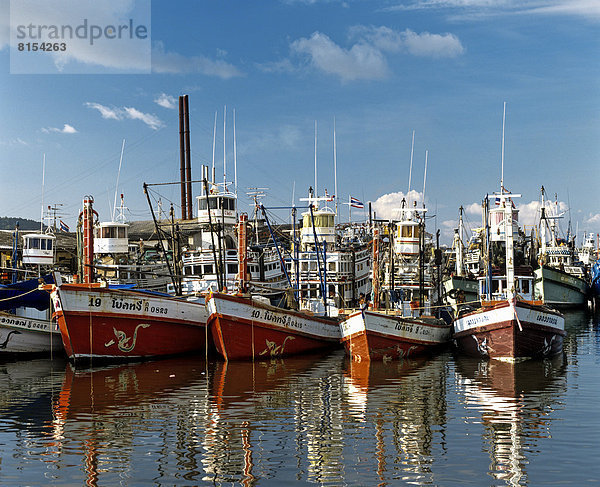 Fischerboote im Hafen von Phuket Town