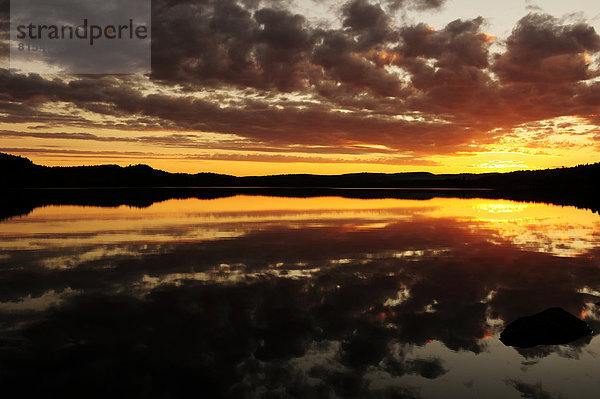 Sonnenuntergang über dem See Lake of Two Rivers