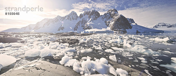 Eisschollen im Antarktischen Meer