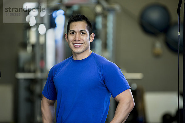 Fitness-Studio  Mann  lächeln  Pazifischer Ozean  Pazifik  Stiller Ozean  Großer Ozean