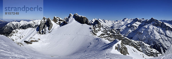 Deutschland  Bayern  Blick auf das Karwendelgebirge