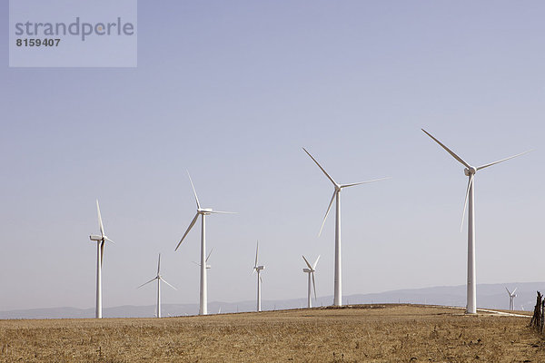 Spanien  Ansicht der Windkraftanlage auf dem Feld