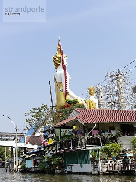 niedrig  Statue  Ansicht  Flachwinkelansicht  Winkel  Buddha