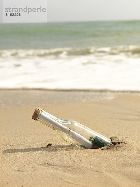 Strand  innerhalb  Nachricht  Flasche