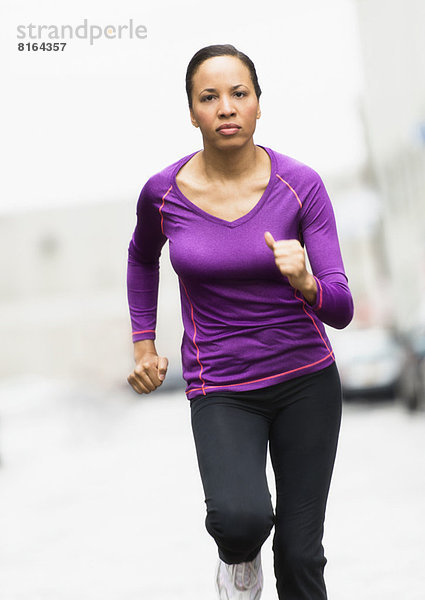 Frau beim Joggen