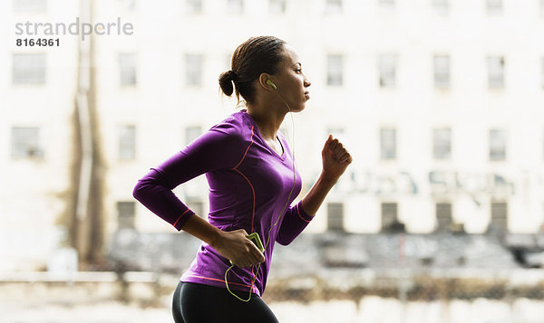 Frau beim Joggen