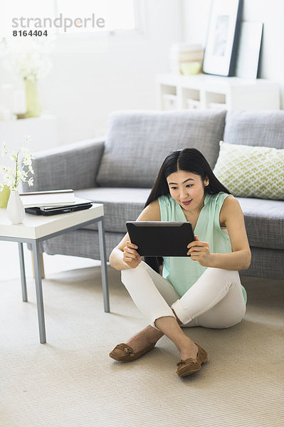 Interior  zu Hause  benutzen  Frau  Computer  Tablet PC