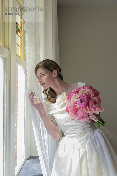 Braut aus Fenster Suchen