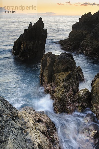 hoch  oben  Felsen  Küste  Ansicht  Flachwinkelansicht  Winkel