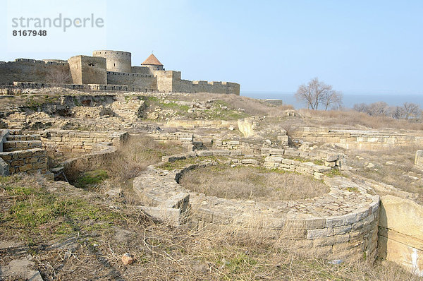 Die Ruinen der antiken Tyras und die mittelalterlichen Mauern von Maurocastrum
