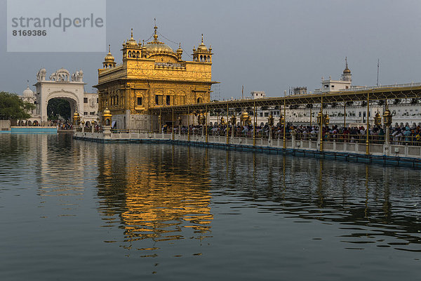 Harmandir Sahib oder Goldener Tempel  wichtigstes Heiligtum der Sikhs
