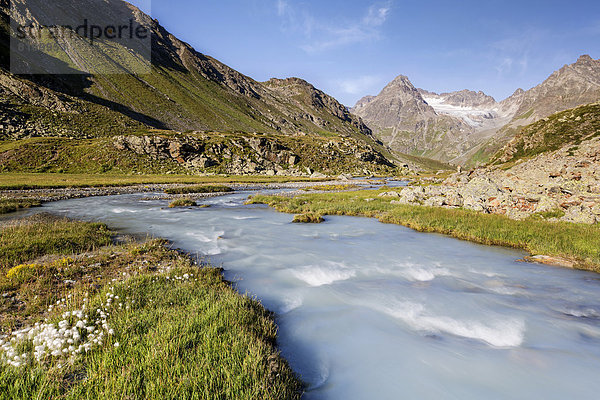 Gletscherbach fließt Richtung Jamtal  Hochmoor Breites Wasser