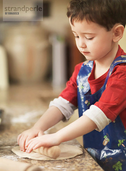 Kinderknetteig mit Nudelholz