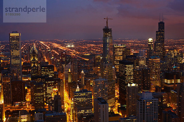 Stadt Chicago bei Nacht  erhöhte Aussicht