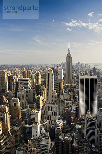 Ausblick auf Downtown Manhattan und Empire State Building  vom Rockefeller Center aus