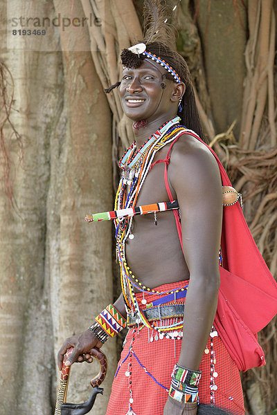 Massai-Krieger in traditioneller Kleidung