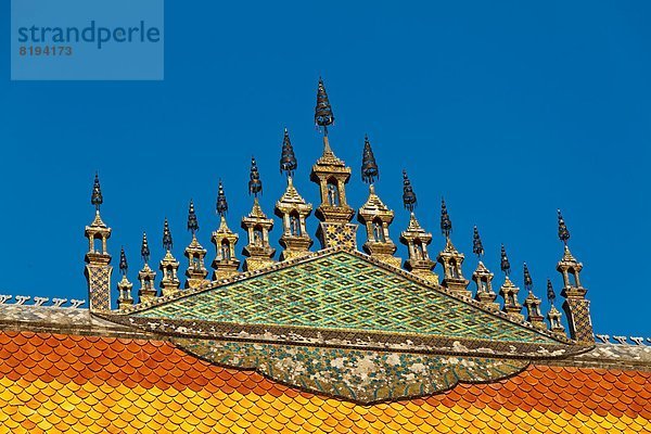 Dach des Tempels Vat Nong Sikhounmuang  Luang Prabang  Laos  Asien