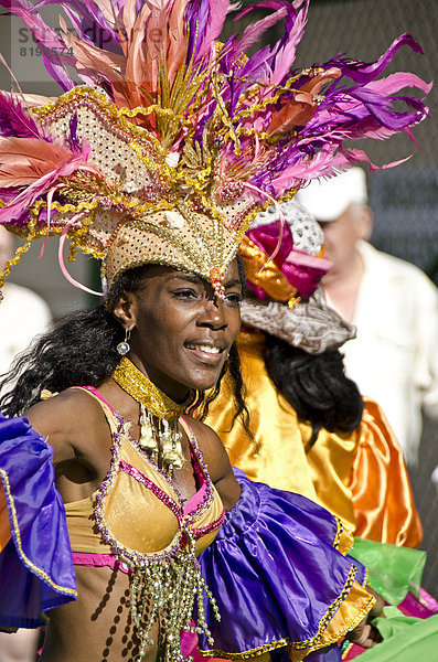 Tänzerin im Karneval  Trinidad und Tobago  Kleine Antillen  Karibik  Amerika