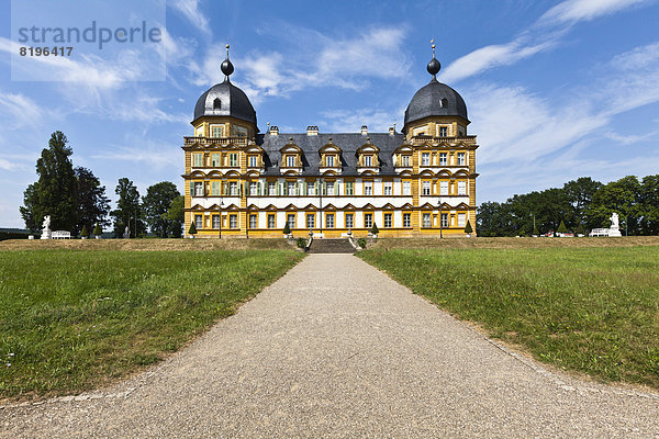 Deutschland  Bayern  Blick auf Schloss und Park