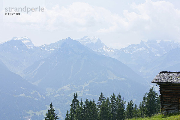 Österreich  Blick auf die Berge im Montafon