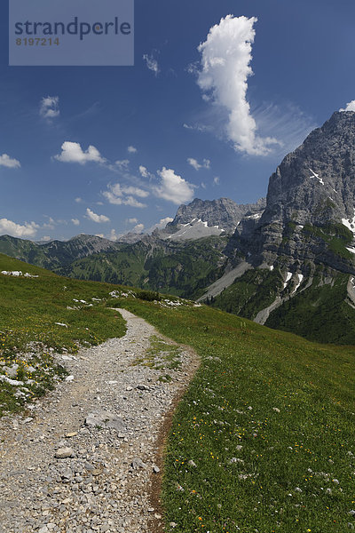 Österreich  Tirol  Karwendelgebirge  Weg zur Falkenhütte  Berghütte in Eng  Region Ahornboden