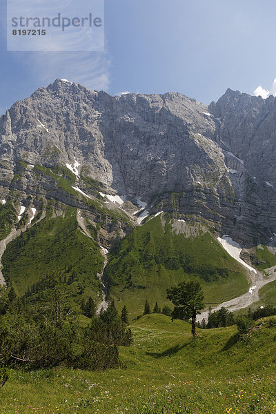 Österreich  Tirol  Karwendelgebirge  Berghütte in Eng  Region Ahornboden