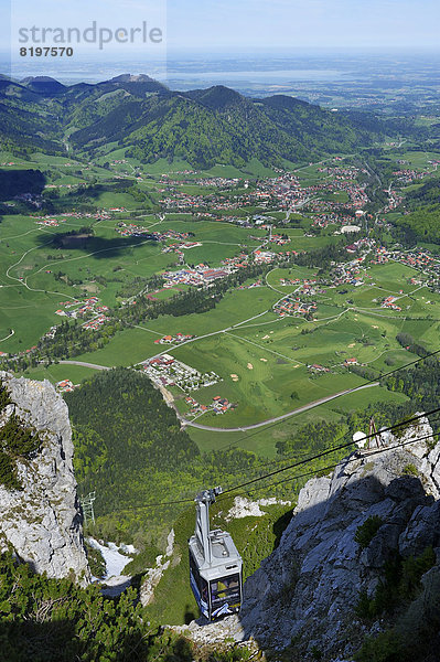 Deutschland  Bayern  Ruhpolidng  Blick auf die Rauschbergbahn