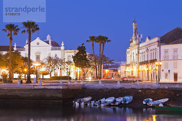 Portugal  Faro  Boote im Hafen  Altstadt im Hintergrund