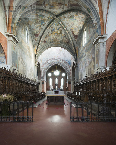 Chorgestühl und Chor der gotischen Abtei Abbazia Chiaravalle Milanese