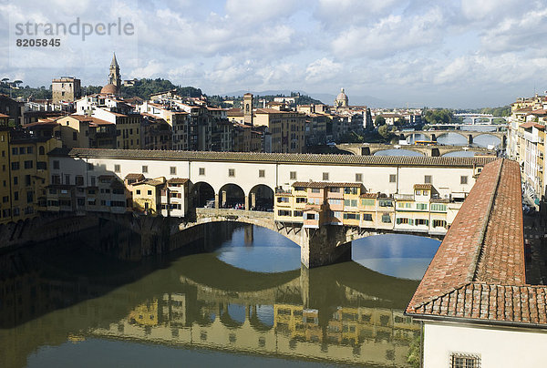 Städtisches Motiv  Städtische Motive  Straßenszene  Straßenszene  über  Gebäude  Brücke  Florenz  Italien