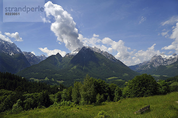 Berchtesgadener Bergwelt  hinten der Hochkalter  rechts die Reiteralpe