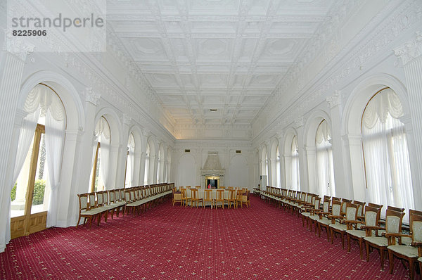 Sommer Innenaufnahme Palast Schloß Schlösser russisch