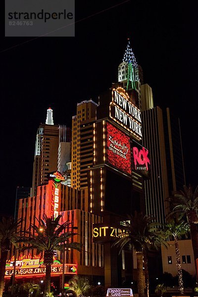 niedrig Nacht Gebäude beleuchtet Ansicht Flachwinkelansicht Las Vegas Winkel