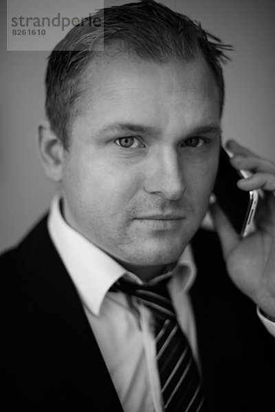 Portrait  sprechen  Geschäftsmann  Telefon