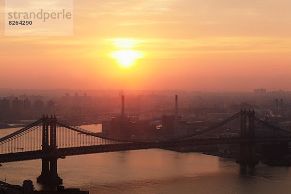 Manhattan Bridge at dawn  shot from Manhattan