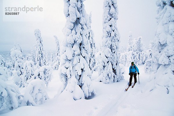 Frau Skifahren