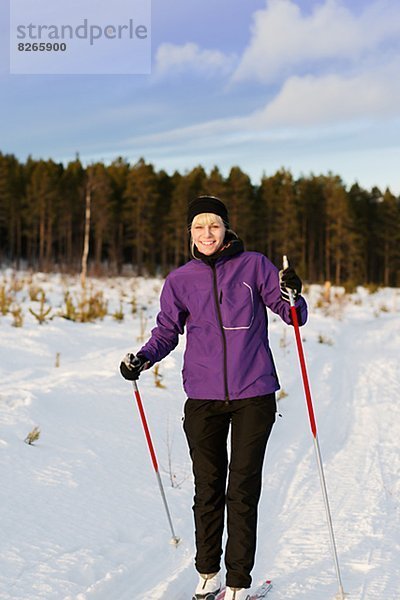Frau Skifahren