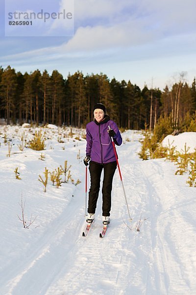 Frau Skifahren
