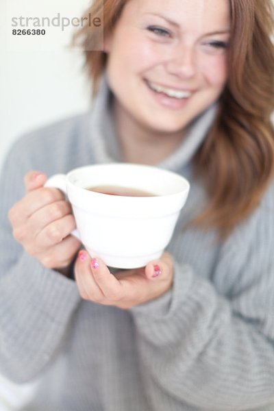 Frau  lächeln  jung  Kaffee