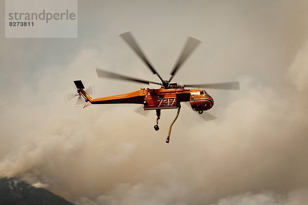 hoch  oben  Feuerwehr  Wald  Feuer  Hubschrauber