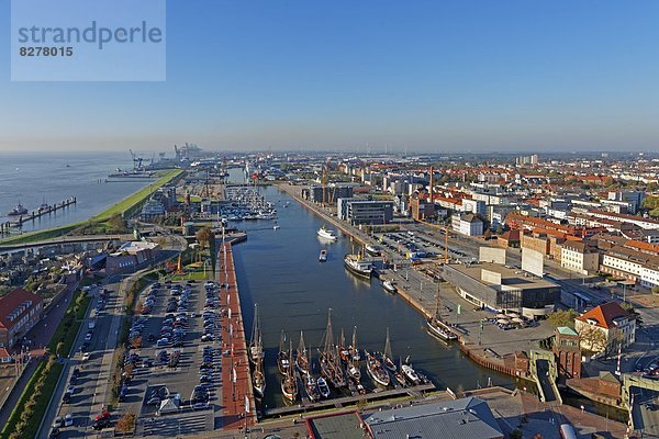 Neuer Hafen und Auswandererhaus  Bremerhaven  Deutschland  Europa